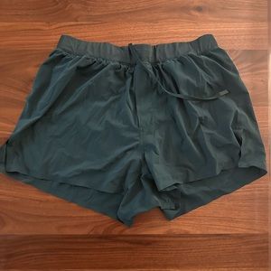 Ten Thousand 3in Distance Short Green- Size Medium